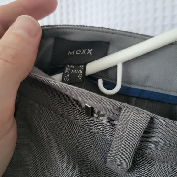 Mexx grey pinstripe pantsuit, size 2, new condition - Picture 9 of 9